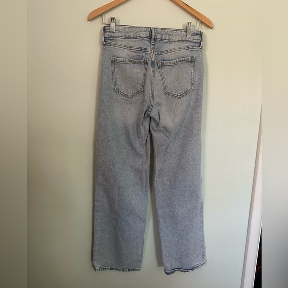 Stylish Light Blue Distressed Women's Jeans - Picture 3 of 4